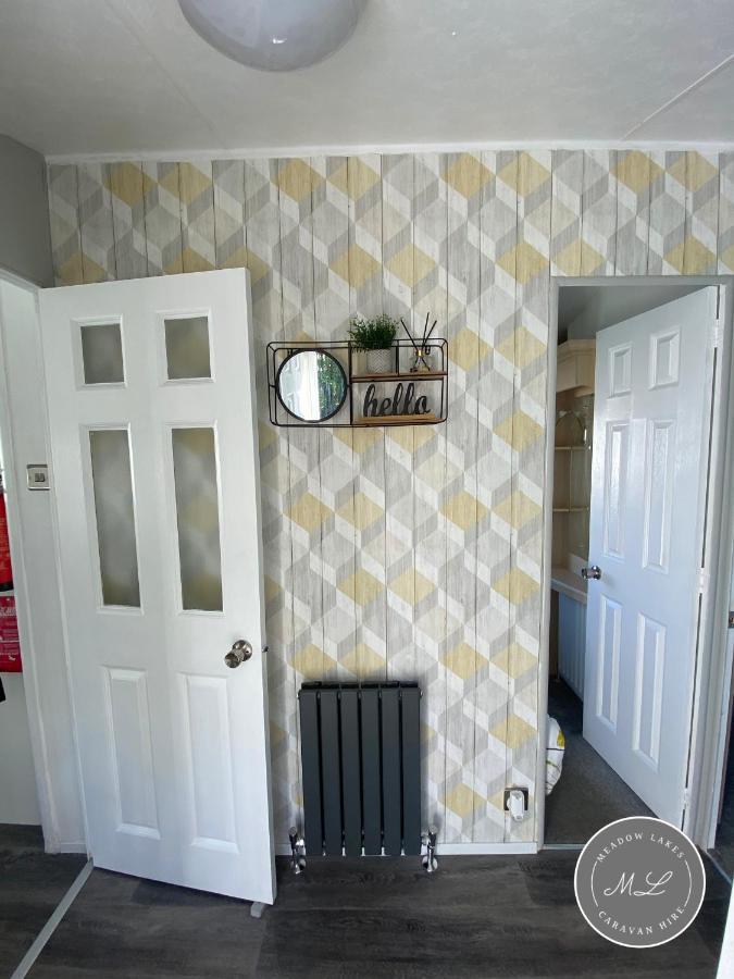 Palm Grove 2- Golden Palm - Pet Friendly, Wifi, Bed Linen, Central Heating - Meadow Lakes Caravan & Lodge Hire Chapel Saint Leonards Kültér fotó