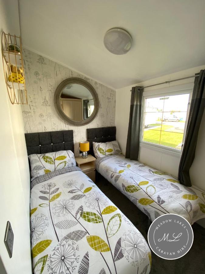 Palm Grove 2- Golden Palm - Pet Friendly, Wifi, Bed Linen, Central Heating - Meadow Lakes Caravan & Lodge Hire Chapel Saint Leonards Kültér fotó