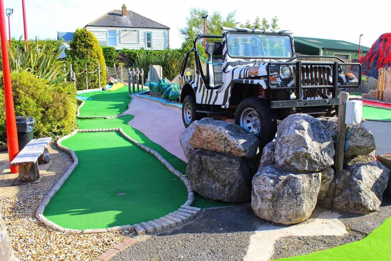 Palm Grove 2- Golden Palm - Pet Friendly, Wifi, Bed Linen, Central Heating - Meadow Lakes Caravan & Lodge Hire Chapel Saint Leonards Kültér fotó